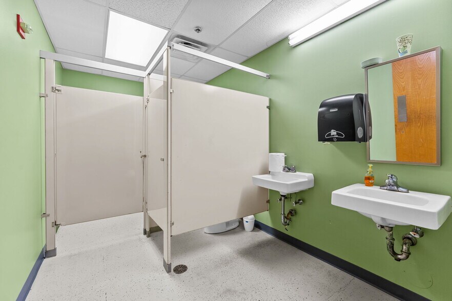 More Photos Of 20 Bellows Rd, Raynham Warehouse For Lease