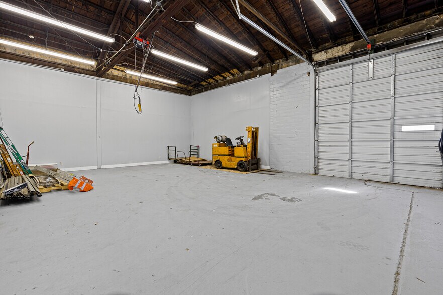 More Photos Of 500 E Main St, Kilgore Office For Sale