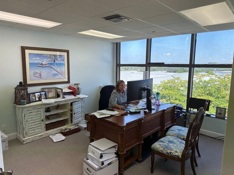 More Photos Of 631 US Highway 1, North Palm Beach Office For Sale