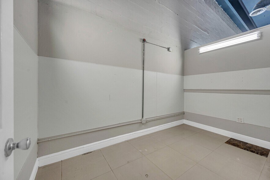 More Photos Of 4720-4796 NW 167th St, Miami Gardens Storefront Retail Office For Lease
