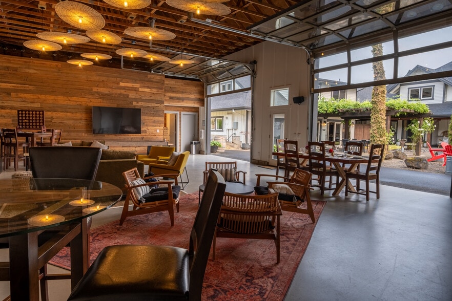 More Photos Of 20300 NE Highway 240, Newberg Hotel For Sale
