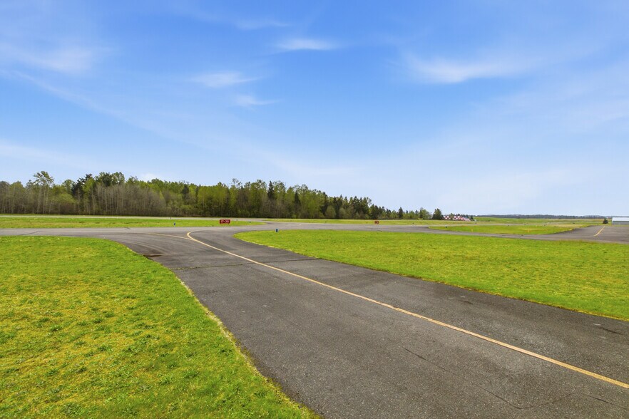More Photos Of 16608 103rd Avenue Ct E, Puyallup Airplane Hangar For Sale