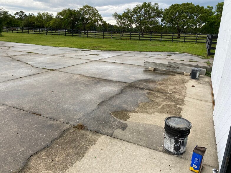 More Photos Of 878 Lake Mills Rd, Oviedo Warehouse For Lease