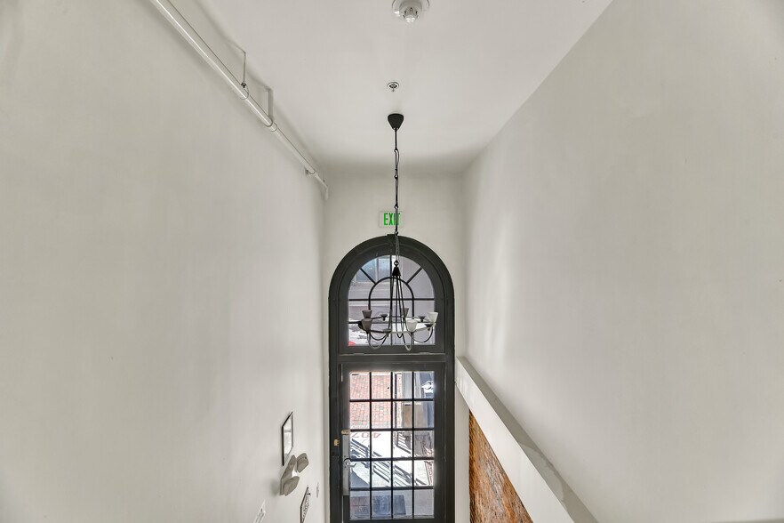 More Photos Of 407 N Charles St, Baltimore Apartments For Lease