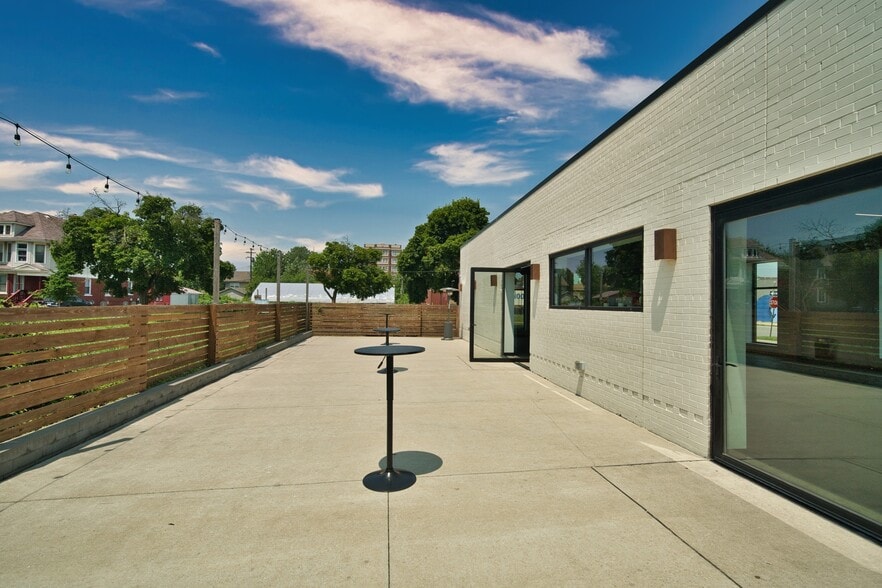 More Photos Of 611 W Philadelphia St, Detroit Freestanding For Sale