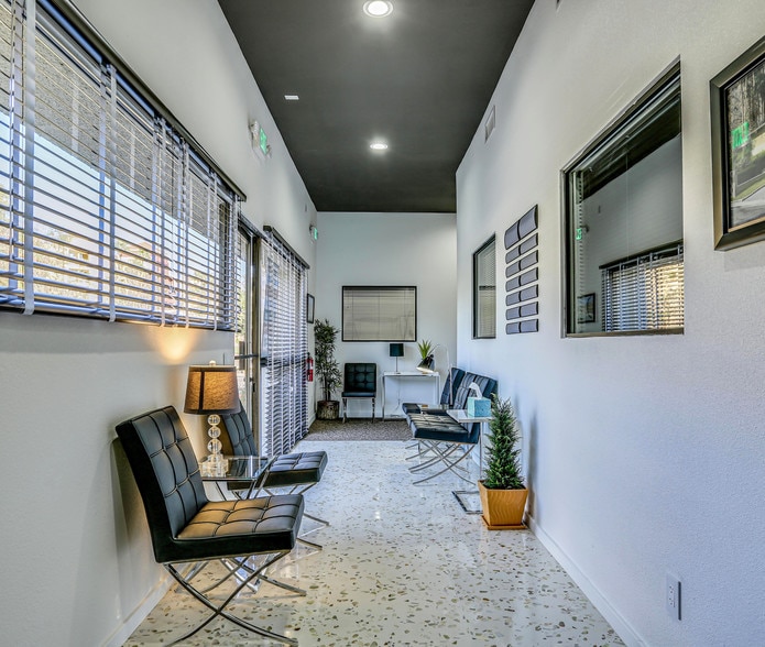 More Photos Of 750 E Tahquitz Canyon Way, Palm Springs Office For Lease