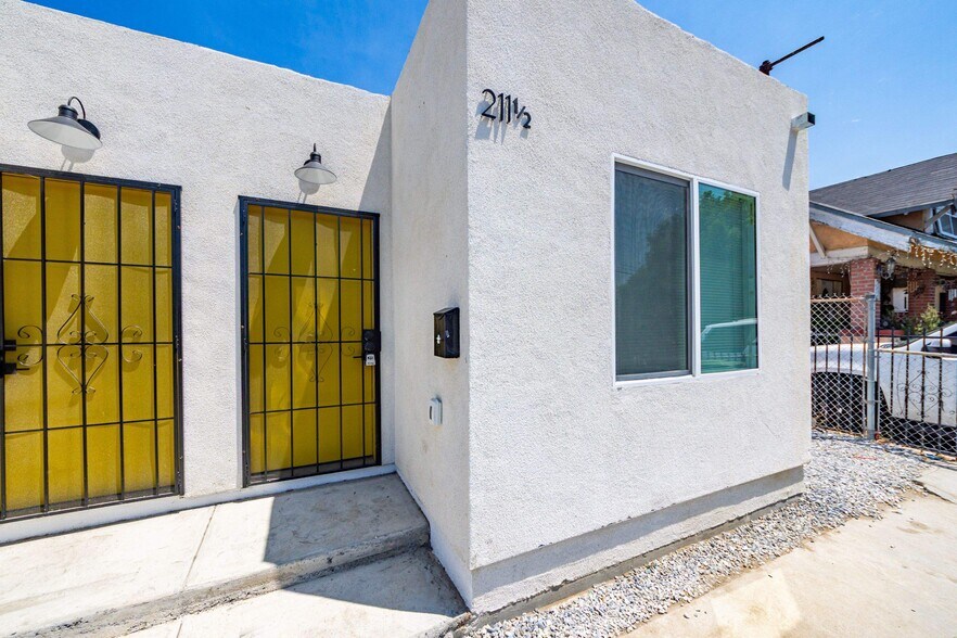 More Photos Of 4626 Wall St, Los Angeles Apartments For Sale