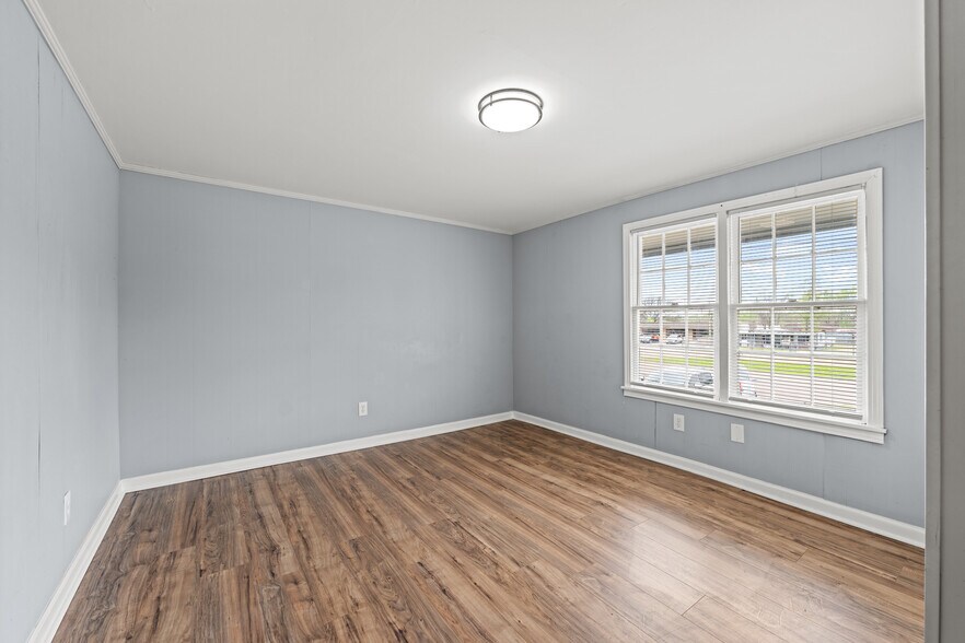 More Photos Of 6060 US Highway 51 N, Millington Flex For Sale