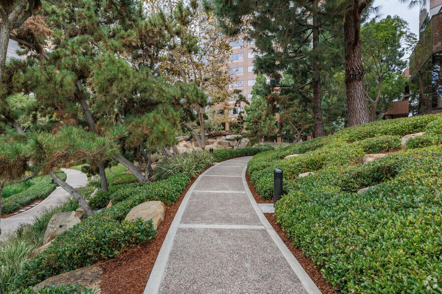 More Photos Of 4370 La Jolla Village Dr, San Diego Office For Lease