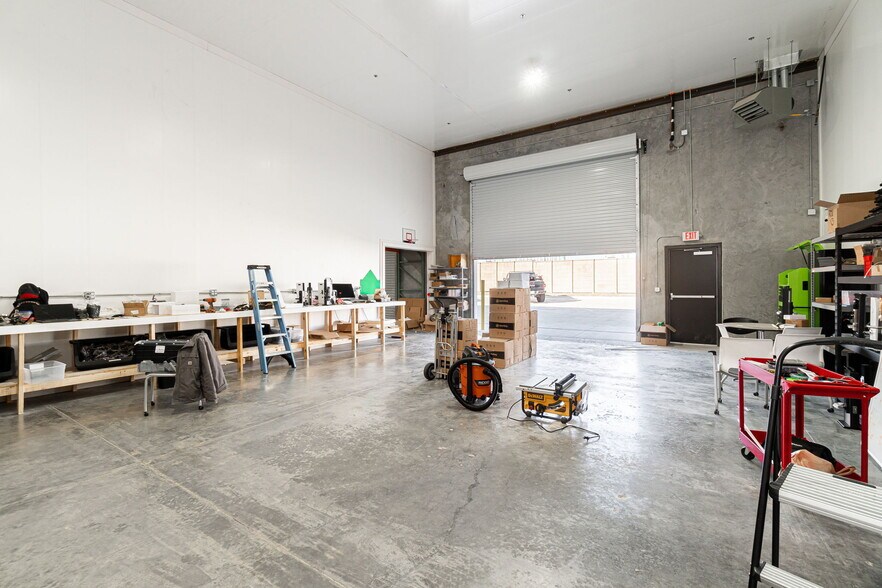 More Photos Of 535 Talbert, Plano Industrial For Lease