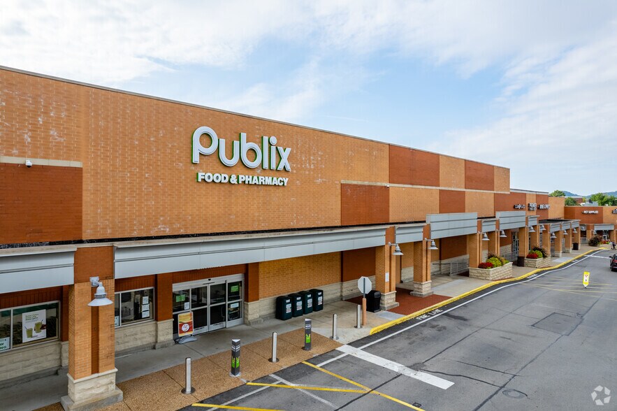 Primary Photo Of 101 Creekside Crossing, Brentwood Storefront For Lease