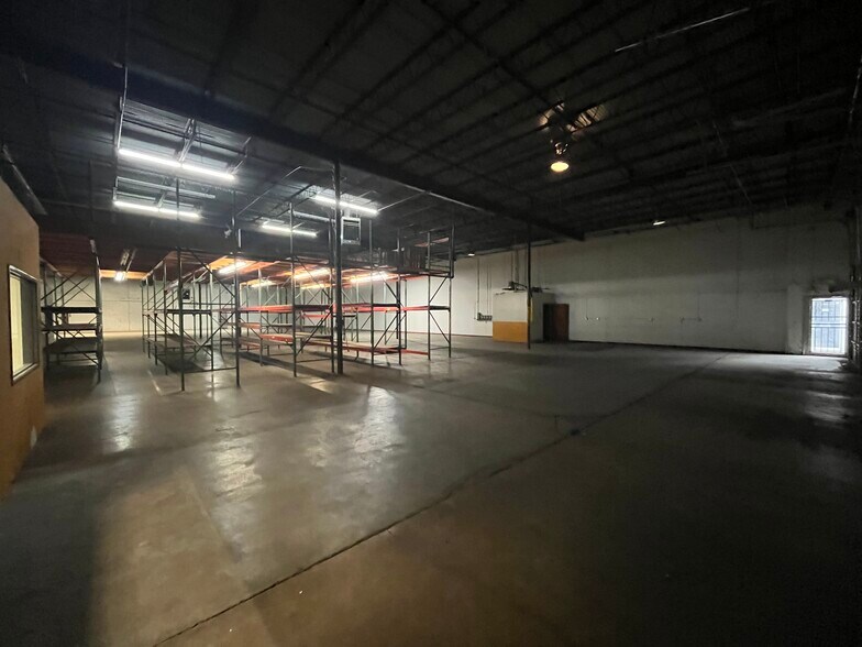 More Photos Of 4220-4232 Charter Ave, Oklahoma City Warehouse For Lease