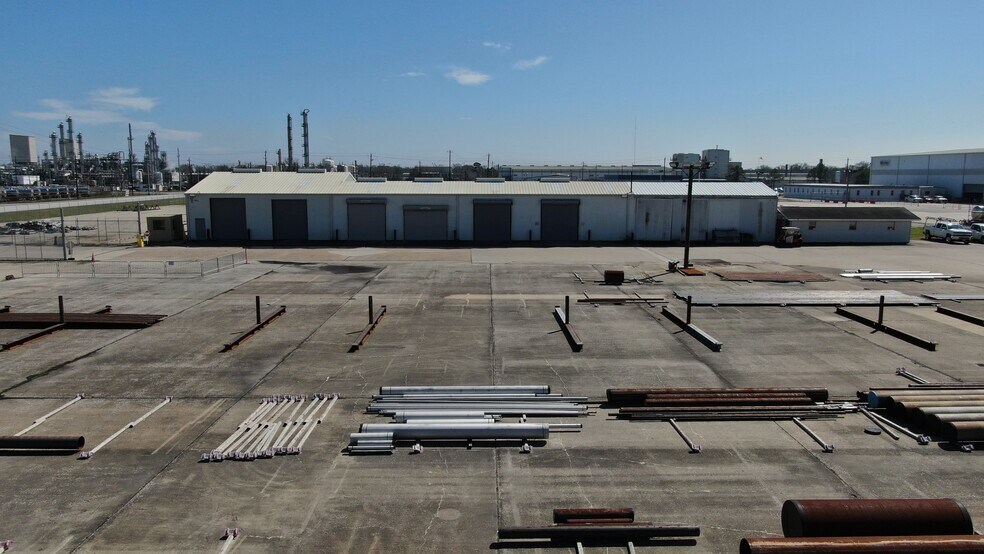 More Photos Of 10101 Bay Area Blvd, Pasadena Manufacturing For Lease