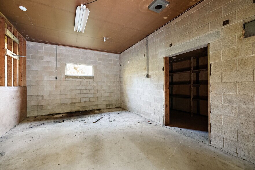 More Photos Of 3316 Silverside Rd, Wilmington Auto Repair For Lease