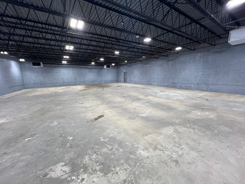 More Photos Of 11 Brookdale Ave, Newark Warehouse For Lease