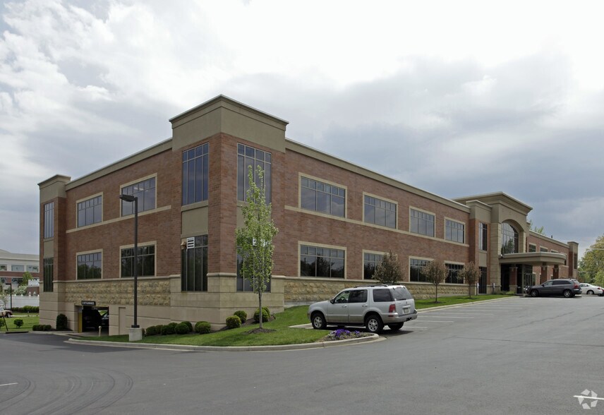 More Photos Of 8250 Kenwood Crossing Way, Cincinnati Medical For Lease