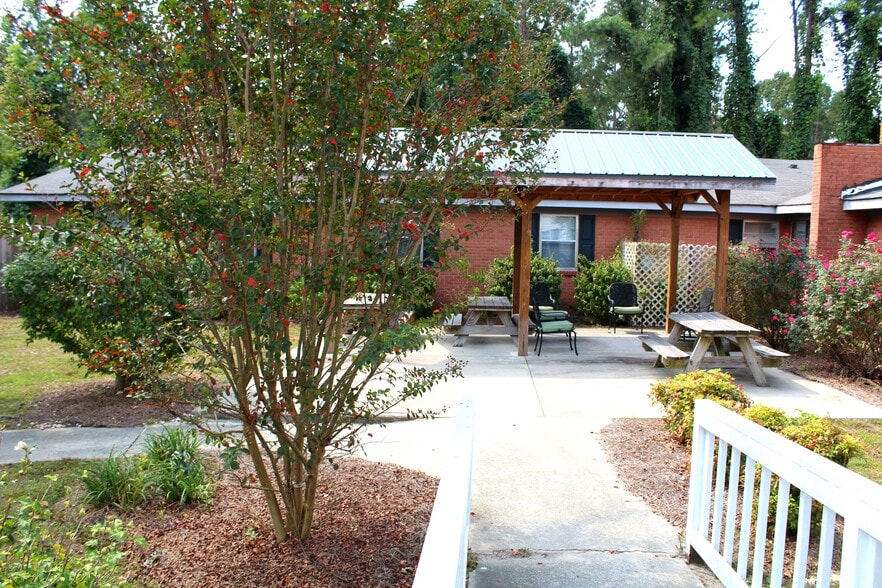 More Photos Of 329 Cooper St, Kenansville Assisted Living For Sale