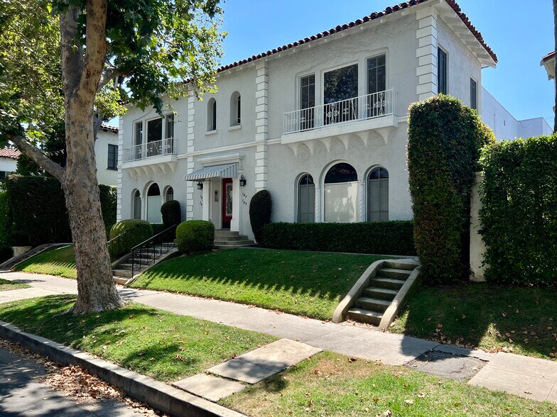 Primary Photo Of 143 N Sycamore Ave, Los Angeles Multifamily For Sale