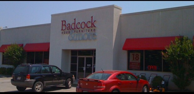 More Photos Of 925 North St E, Washington Freestanding For Sale