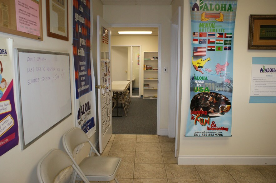 More Photos Of 51 Everett Dr, West Windsor Light Manufacturing For Lease