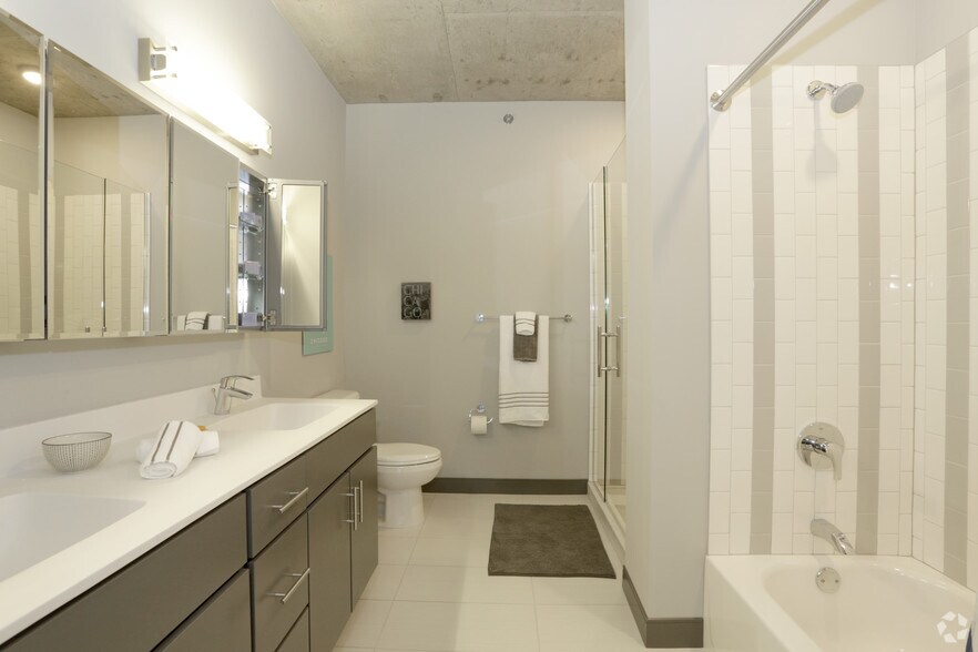 More Photos Of 215 W Lake St, Chicago Apartments For Lease