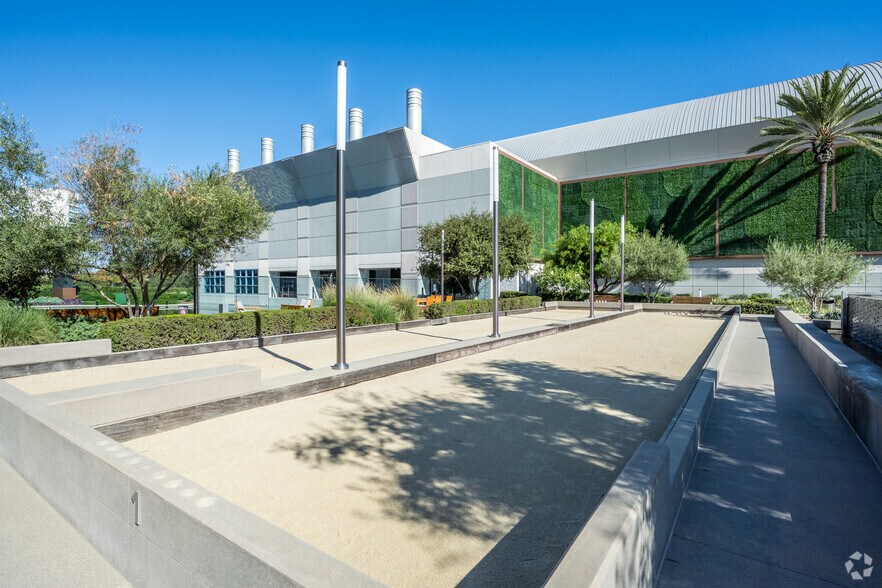 More Photos Of 18101 Von Karman Ave, Irvine Unknown For Lease