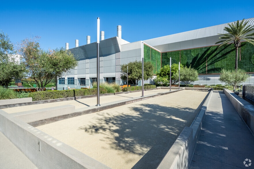 More Photos Of 18101 Von Karman Ave, Irvine Unknown For Lease