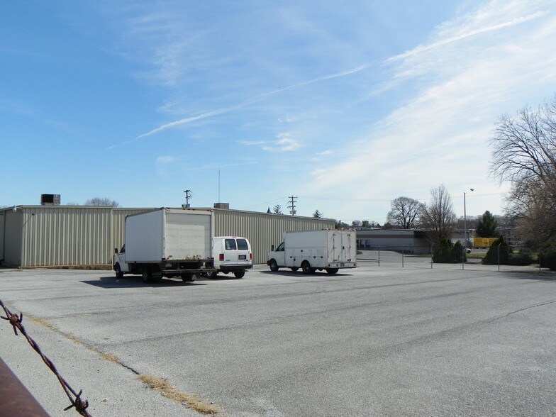More Photos Of 1255 Bittner Blvd, Lebanon Warehouse For Sale