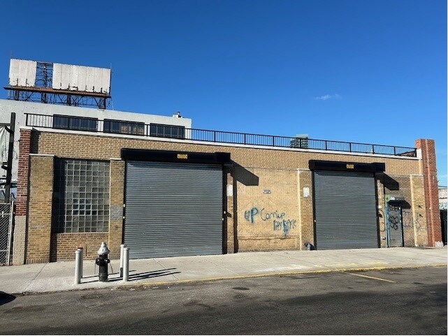 Primary Photo Of 4342 37th St, Long Island City Warehouse For Lease
