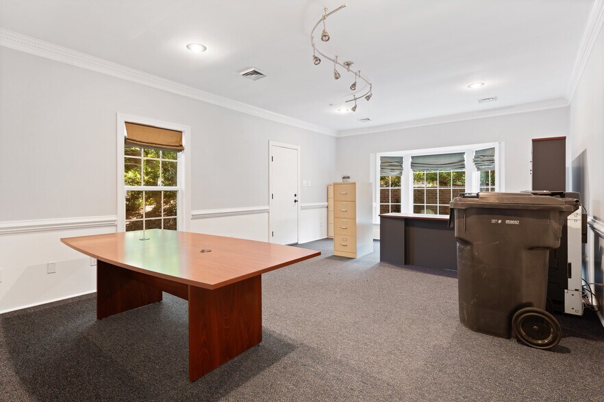 More Photos Of 106 Brady Ct, Cary Medical For Sale