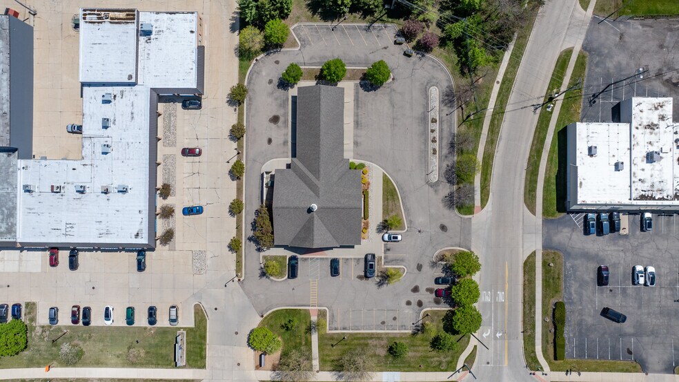 More Photos Of 3754 Rochester Rd, Troy Bank For Lease