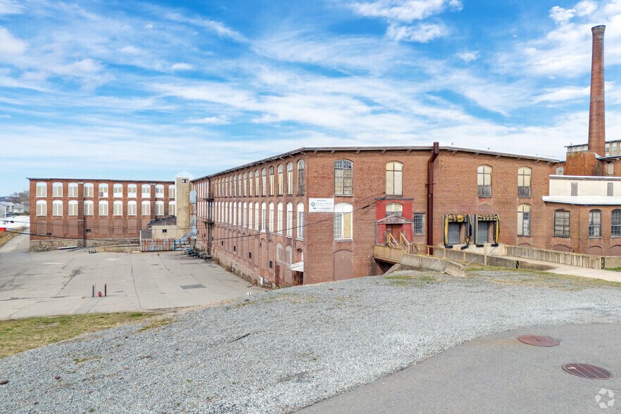 More Photos Of 113 Griffin St, Fall River Manufacturing For Lease