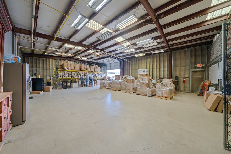 More Photos Of 1300 Universal City Blvd, Universal City Warehouse For Sale