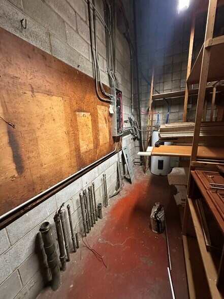 More Photos Of 2211 Windsor St, Chattanooga Service For Sale