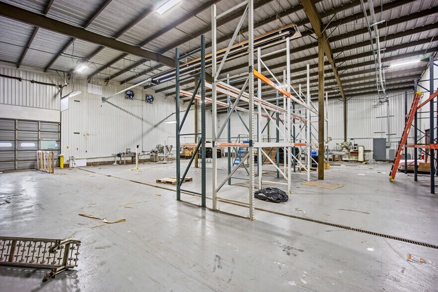 More Photos Of 381 Vineyard Ave, Highland Refrigeration Cold Storage For Sale