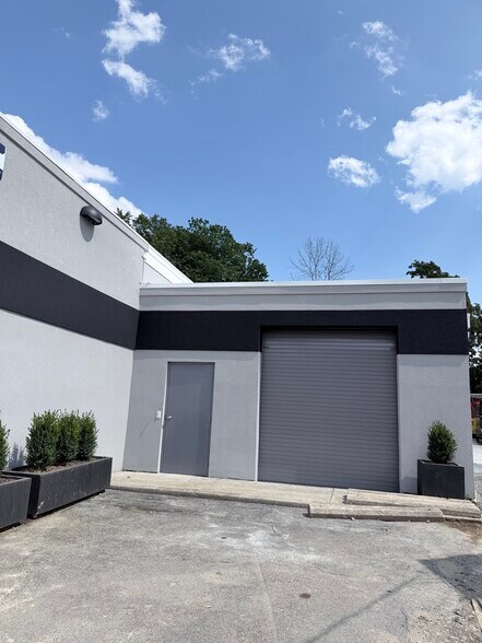 More Photos Of 21 Nursery Ln, Rye Warehouse For Lease