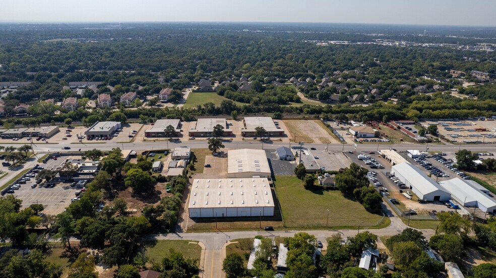 More Photos Of 1841 W Division St, Arlington Warehouse For Sale