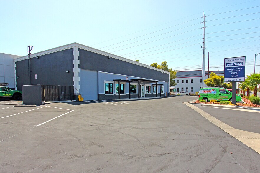 More Photos Of 5860-5880 S Valley View Blvd, Las Vegas Warehouse For Lease