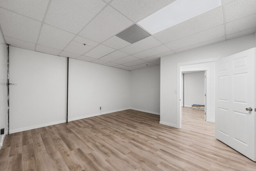 More Photos Of 514 Commerce Ave, Palmdale Medical For Sale