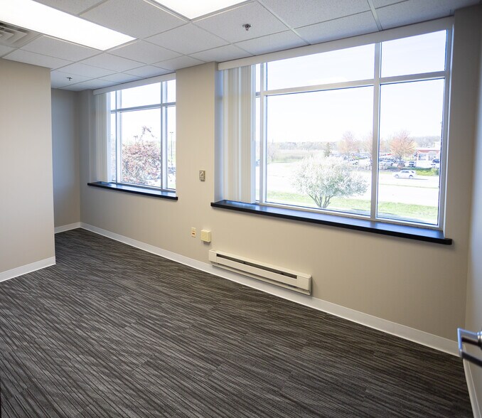 More Photos Of 19105 W Capitol Dr, Brookfield Medical For Lease