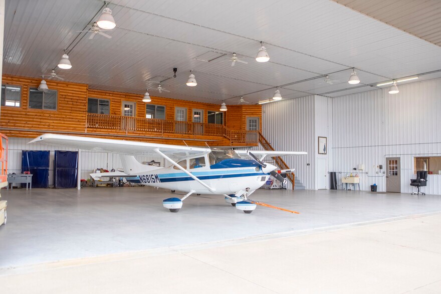 More Photos Of 24226 Lone Pine Rd, Hinckley Airport For Sale