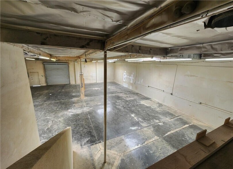 More Photos Of 12970 Branford St, Pacoima Warehouse For Lease