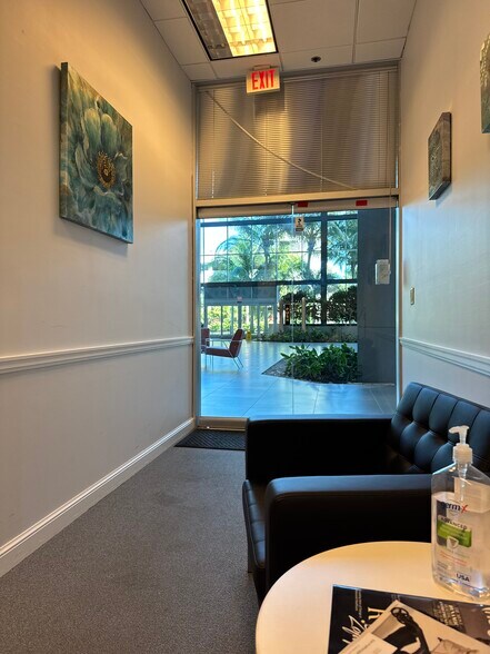 More Photos Of 301 E Yamato Rd, Boca Raton Office For Lease