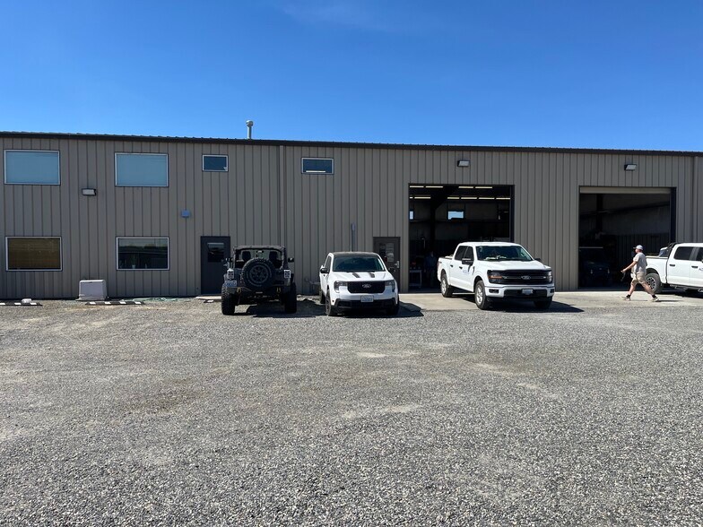 More Photos Of 2011 Hagen Rd, Richland Manufacturing For Sale