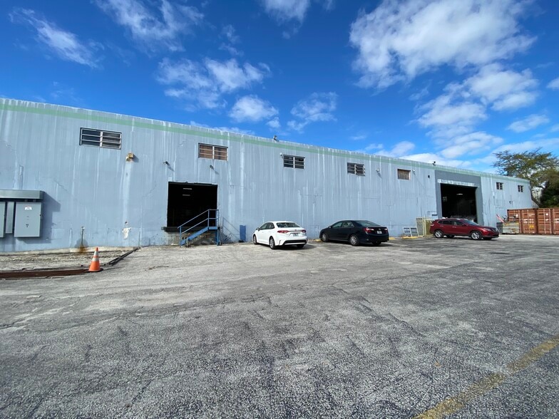 More Photos Of 5295 NW 163rd St, Miami Lakes Warehouse For Lease