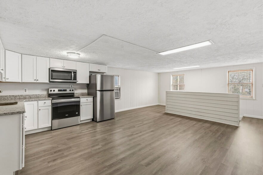 More Photos Of 1100 Calvary Rd, Churchville Flex For Sale