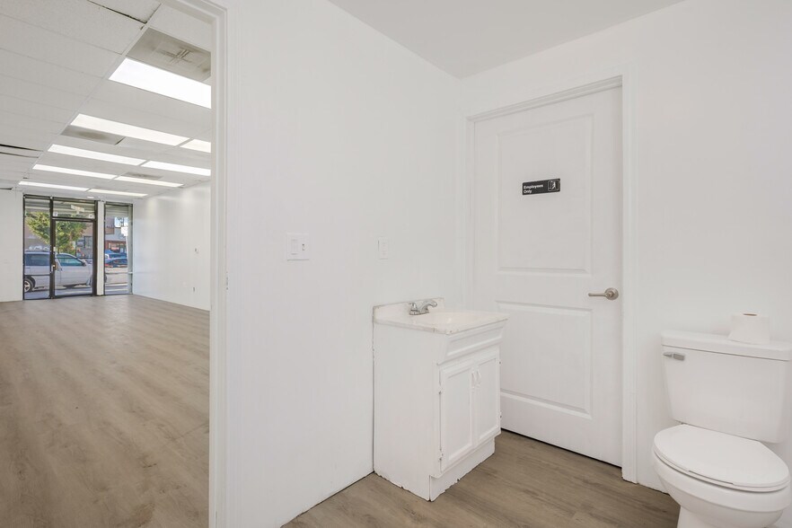 More Photos Of 1620 S Hoover St, Los Angeles Storefront For Lease