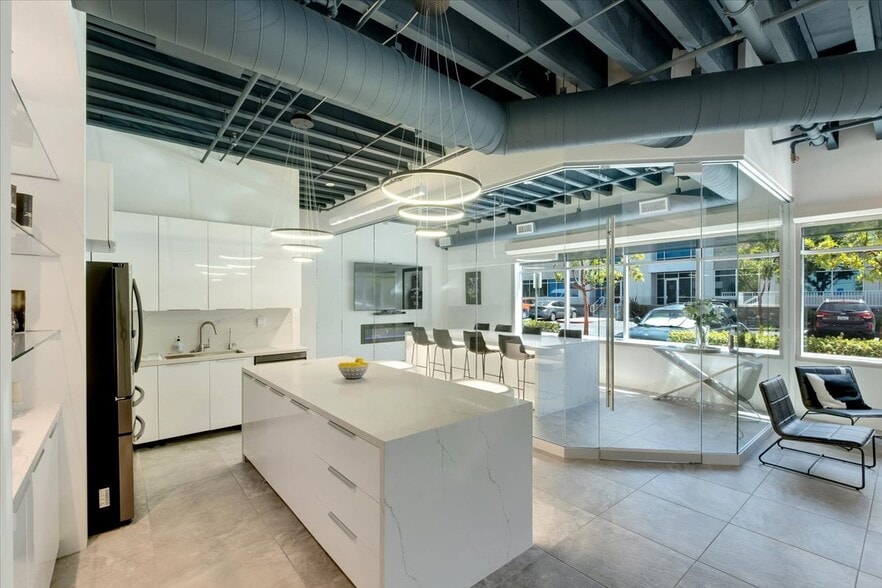 More Photos Of 28502 Constellation Rd, Valencia Warehouse For Sale