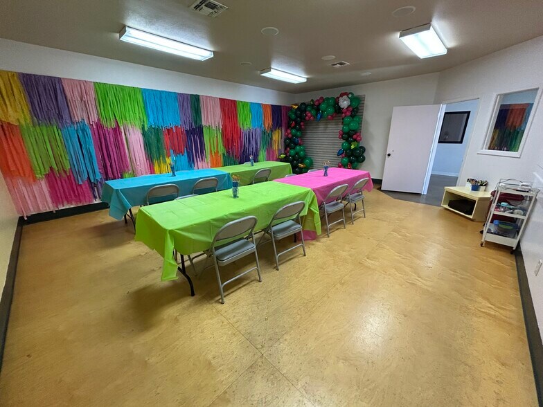 More Photos Of 140 AN County Road 140, Palestine Flex For Sale