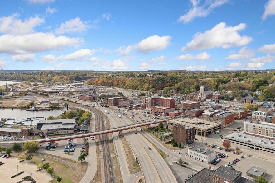 More Photos Of 36 W 4th St, Dubuque Hotel For Sale